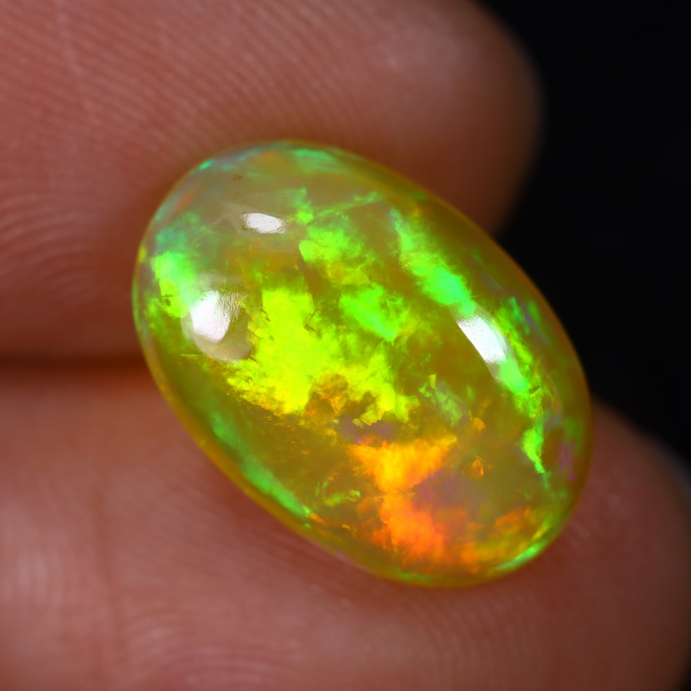 5.72Ct Natural Ethiopian Opal - 15.4x10.5x6.3 mm , 568C: Ksmith Heritage Auctioneers Subject: Natural Ethiopian Welo Opal Origin: Ethiopia Treatment: Unheated