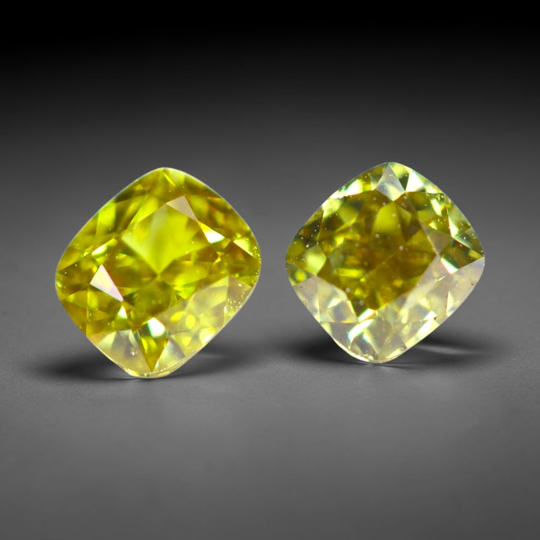0.31Ct Fancy Diamond Set - Polished Faceted , 704E: Ksmith Heritage Auctioneers Subject: Natural Diamond Origin: Africa Carat Weight: 0.31Ct Dimension: 3.1x2.8x2.1 mm Treatment: Unheated Type: Faceted, Polished
