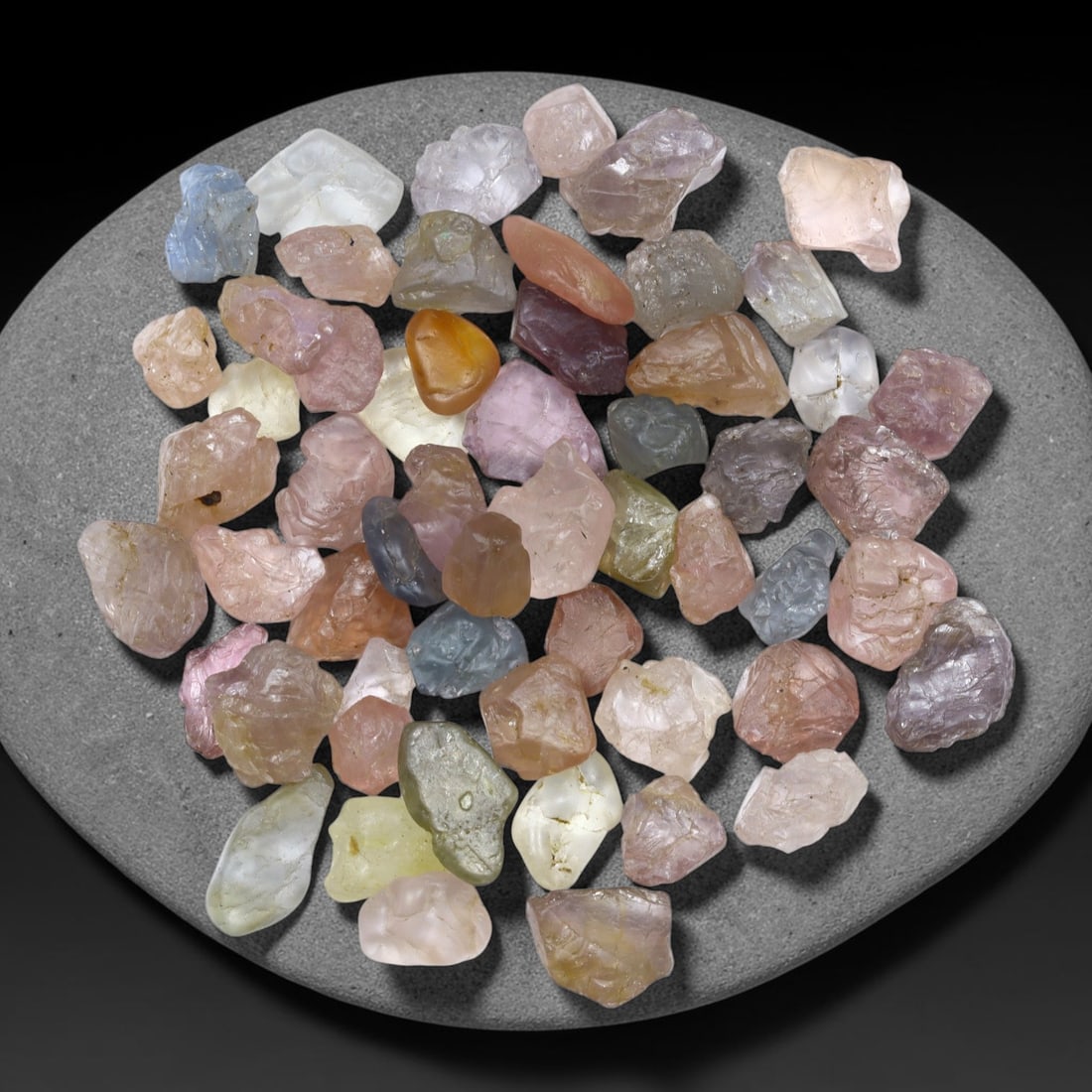 88Ct Raw Spinel Freeform Lot - Rough Specimen , 751C: Ksmith Heritage Auctioneers Subject: Natural Spinel Treatment: No Treat