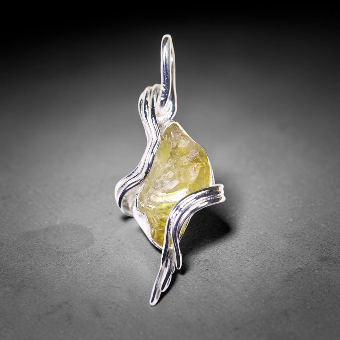 3.83g Crystal Rock Wire Wrap Pendant - 925 Silver , 283E: Ksmith Heritage Auctioneers Subject: Natural Crystal Rock Pendant Type: Pendant