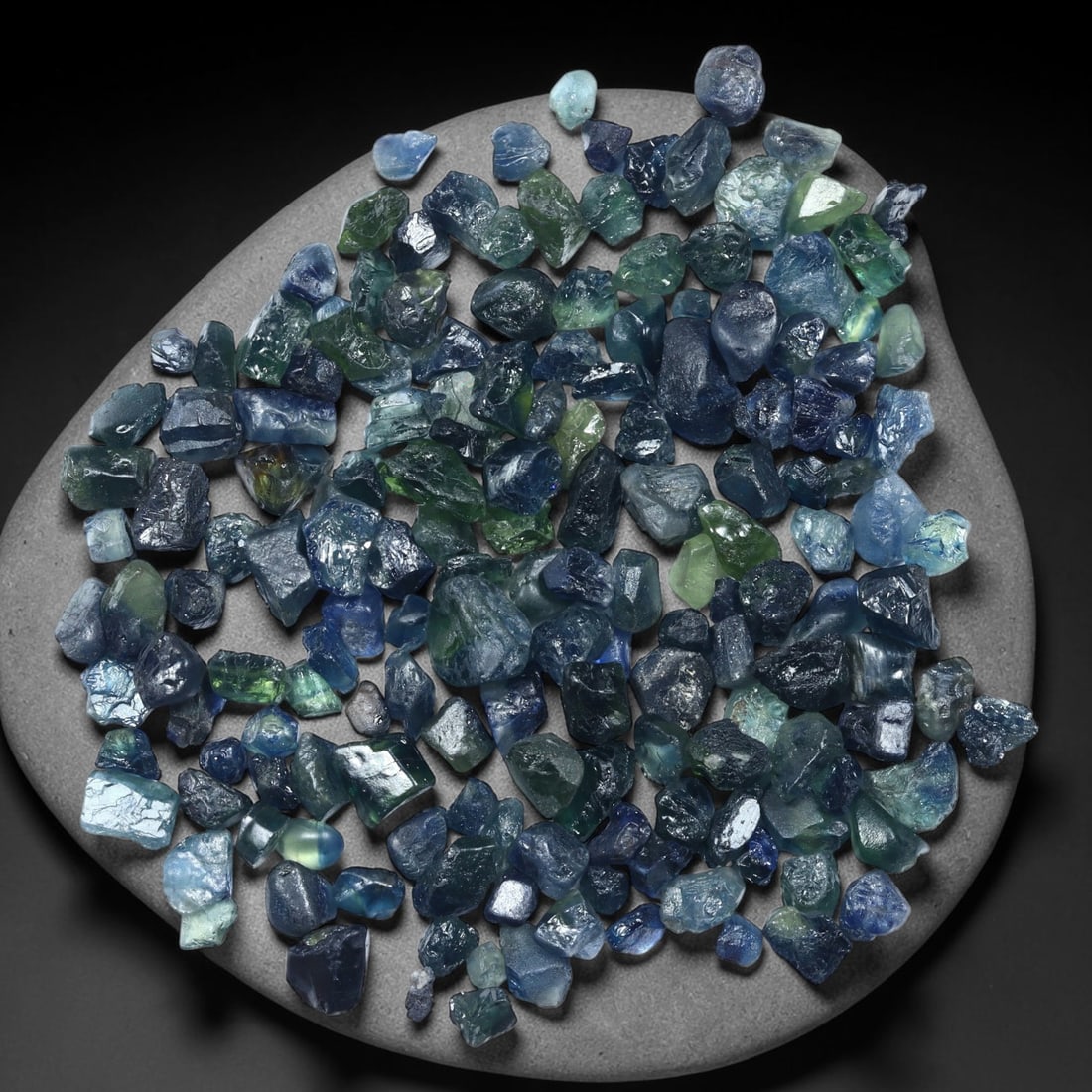 47Ct Raw Australian Blue Sapphire Freeform Lot - Rough Specimen , 768C: Ksmith Heritage Auctioneers Subject: Natural Sapphire