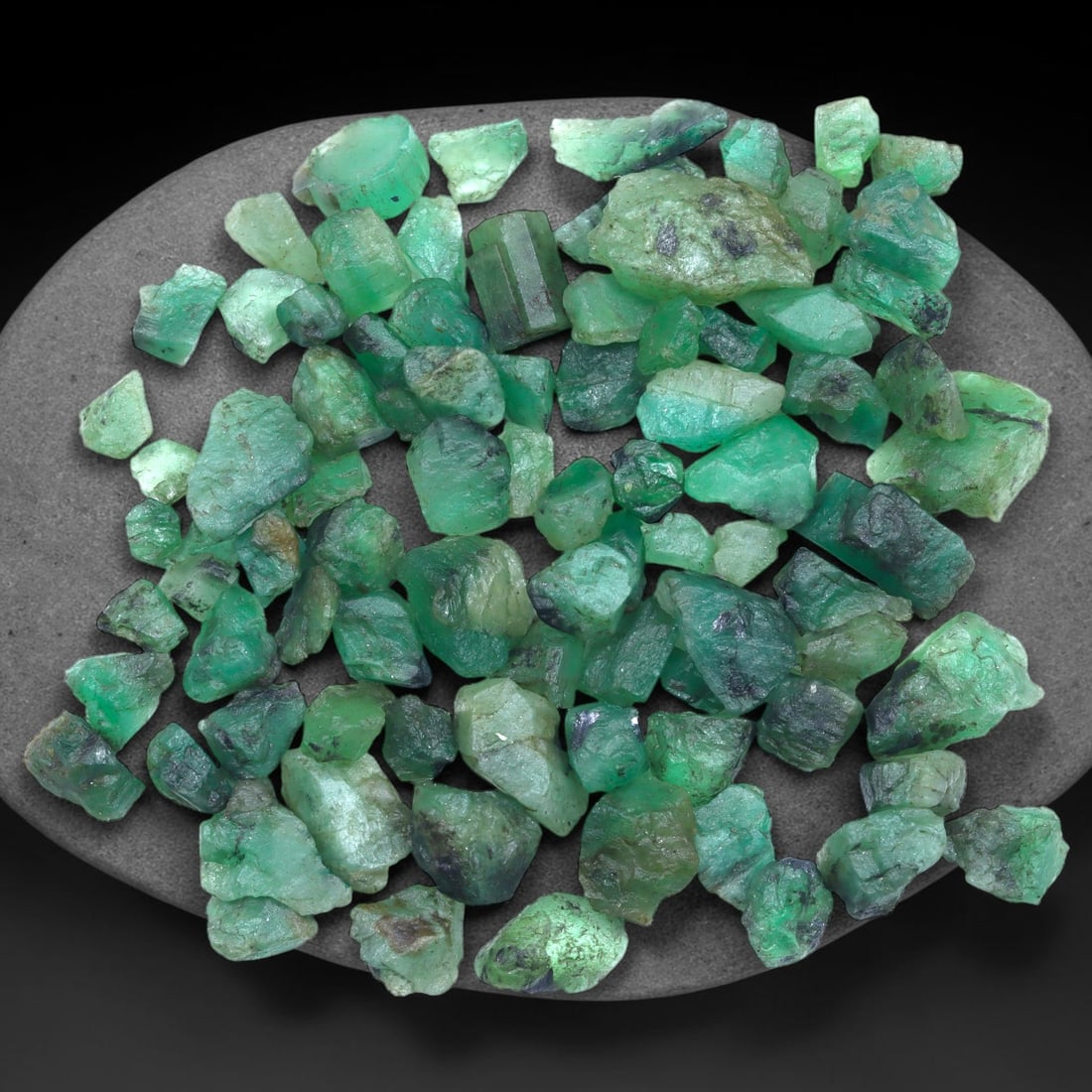 42Ct Raw Emerald Freeform Lot - Rough Specimen , 799C: Ksmith Heritage Auctioneers Subject: Natural Emerald