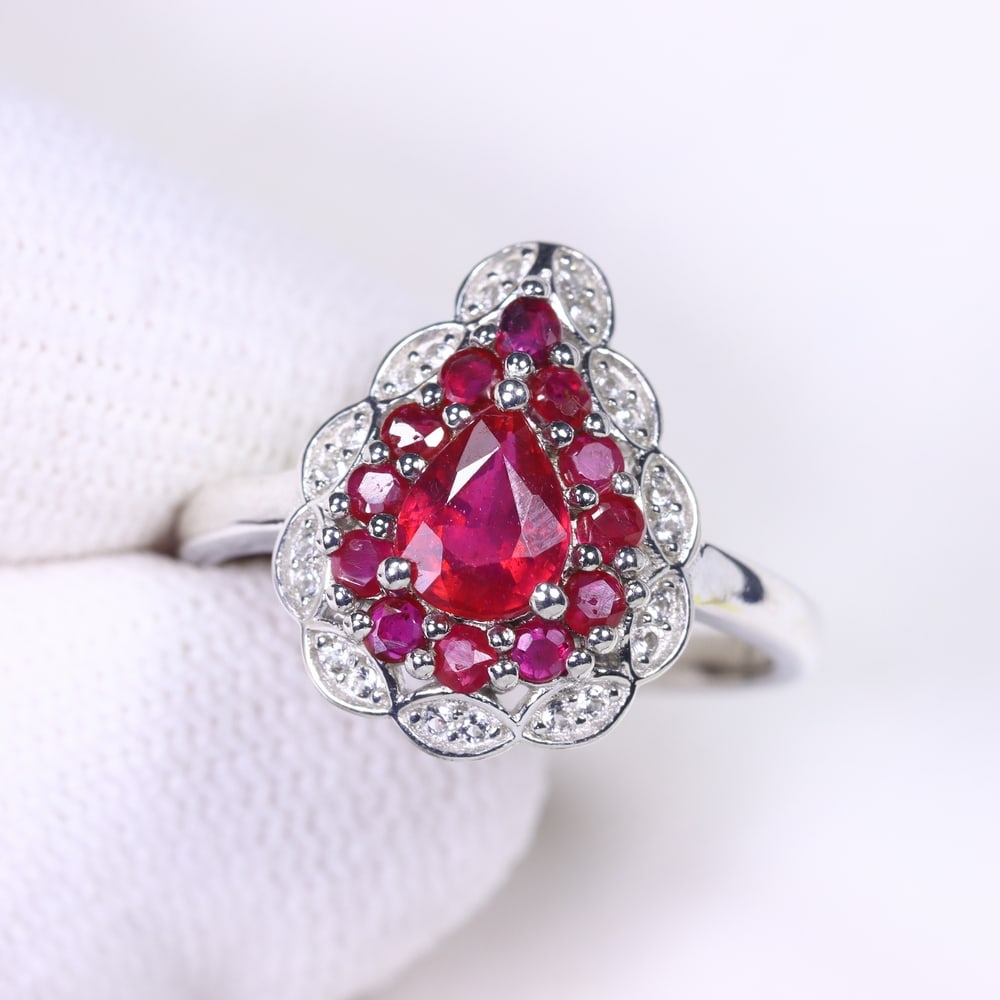 Ring US7 Ruby - 925 Sterling Silver - Plated 14k White Gold , 191E: Ksmith Heritage Auctioneers Subject: Natural Ruby & Simulated CZ Origin: Thailand Carat Weight: 3.16g Dimension: Ruby 5x7mm Type: Ring