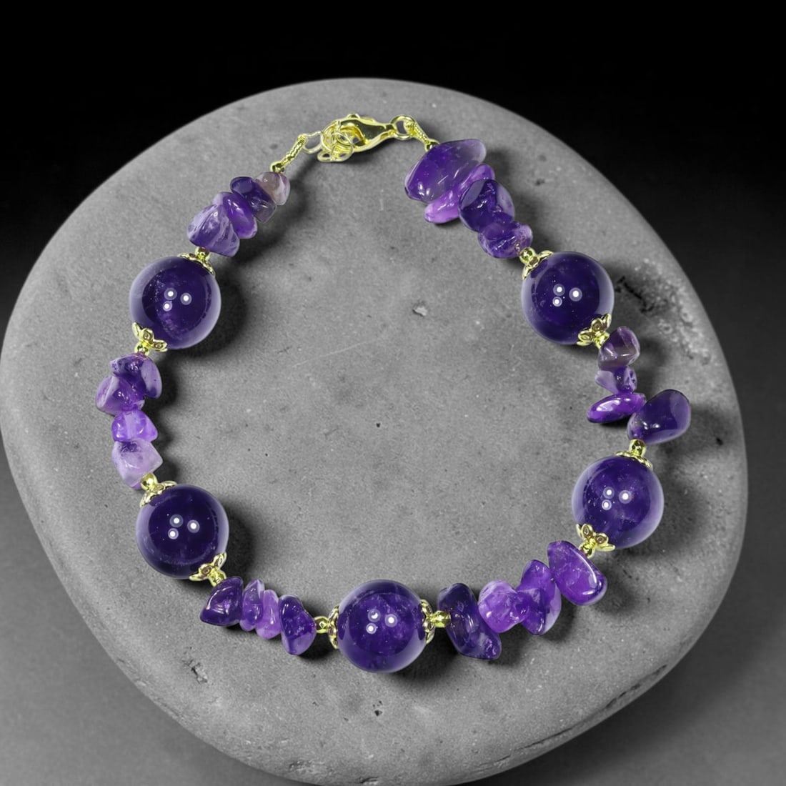 Amethyst Bracelet - 925 Sterling Silver - Plated 14k White Gold , 11E: Ksmith Heritage Auctioneers Subject: Natural Amethyst Origin: Thailand Carat Weight: 21.1g Dimension: Amethyst 6mm Type: Bracelet