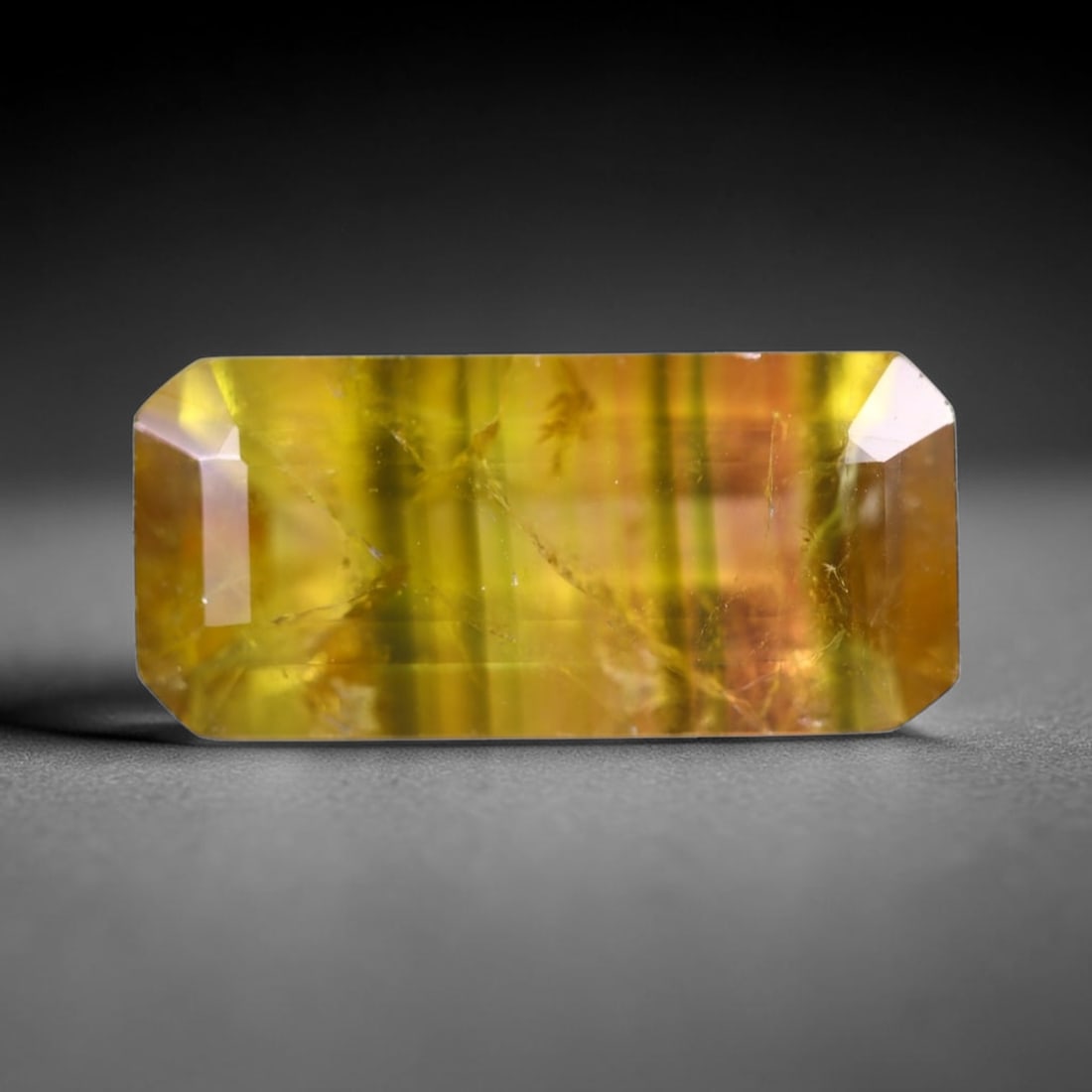 5.58cts Natural Watermelon Tourmaline - Bi-Colour Faceted Cut , 214E: Ksmith Heritage Auctioneers Subject: Natural Tourmaline Origin: Africa Carat Weight: 5.58 cts Dimension: 16.7x7.7x5.1 mm Type: Faceted, Polished