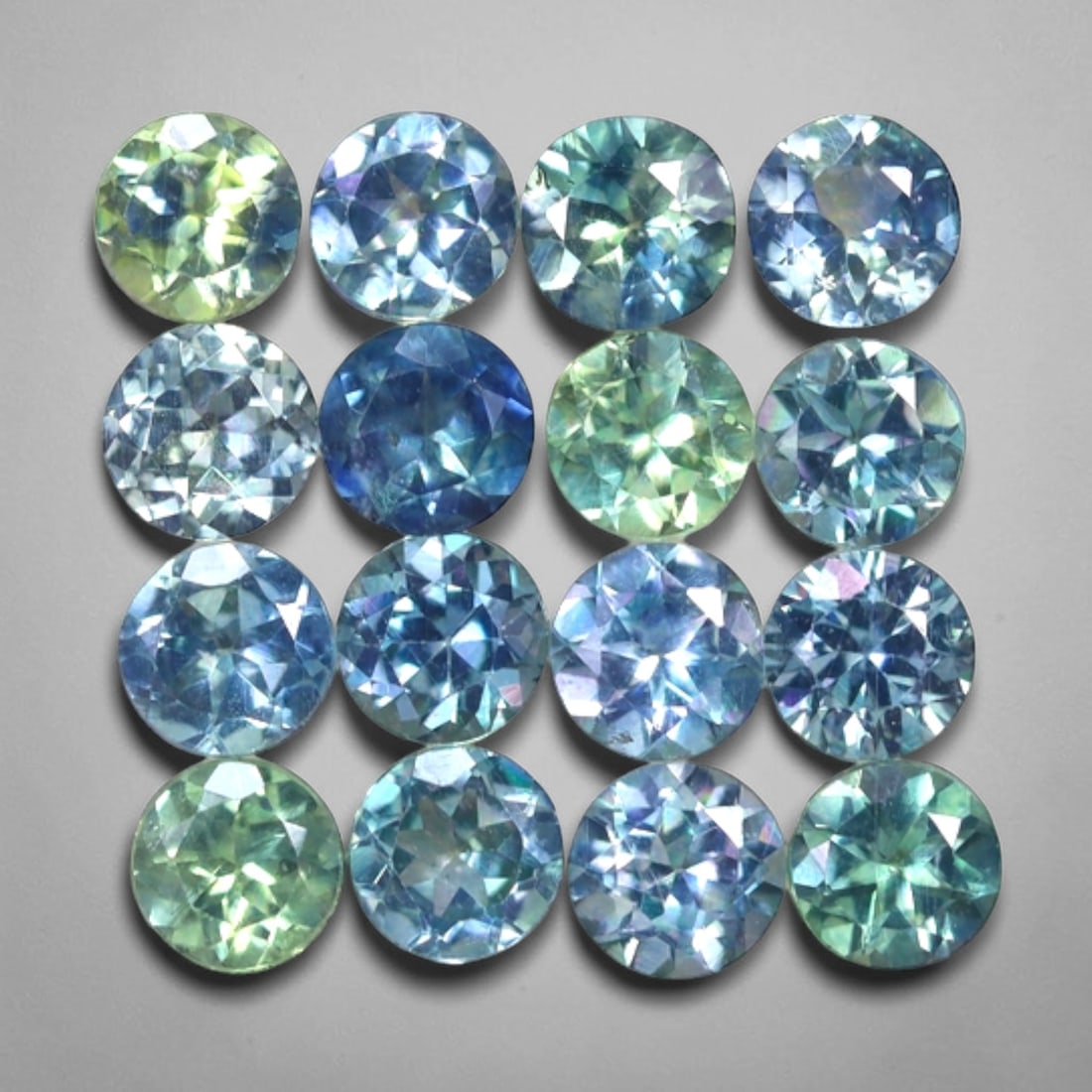 *2.88Ct 16pcs Australian Blue Sapphire Calibrated 3.4mm Set - Polished Faceted , 526E: Ksmith Heritage Auctioneers Subject: Natural Sapphire (Without box) Origin: Australia Treatment: Heated Shape: Round Type: Faceted, Diamond Cut