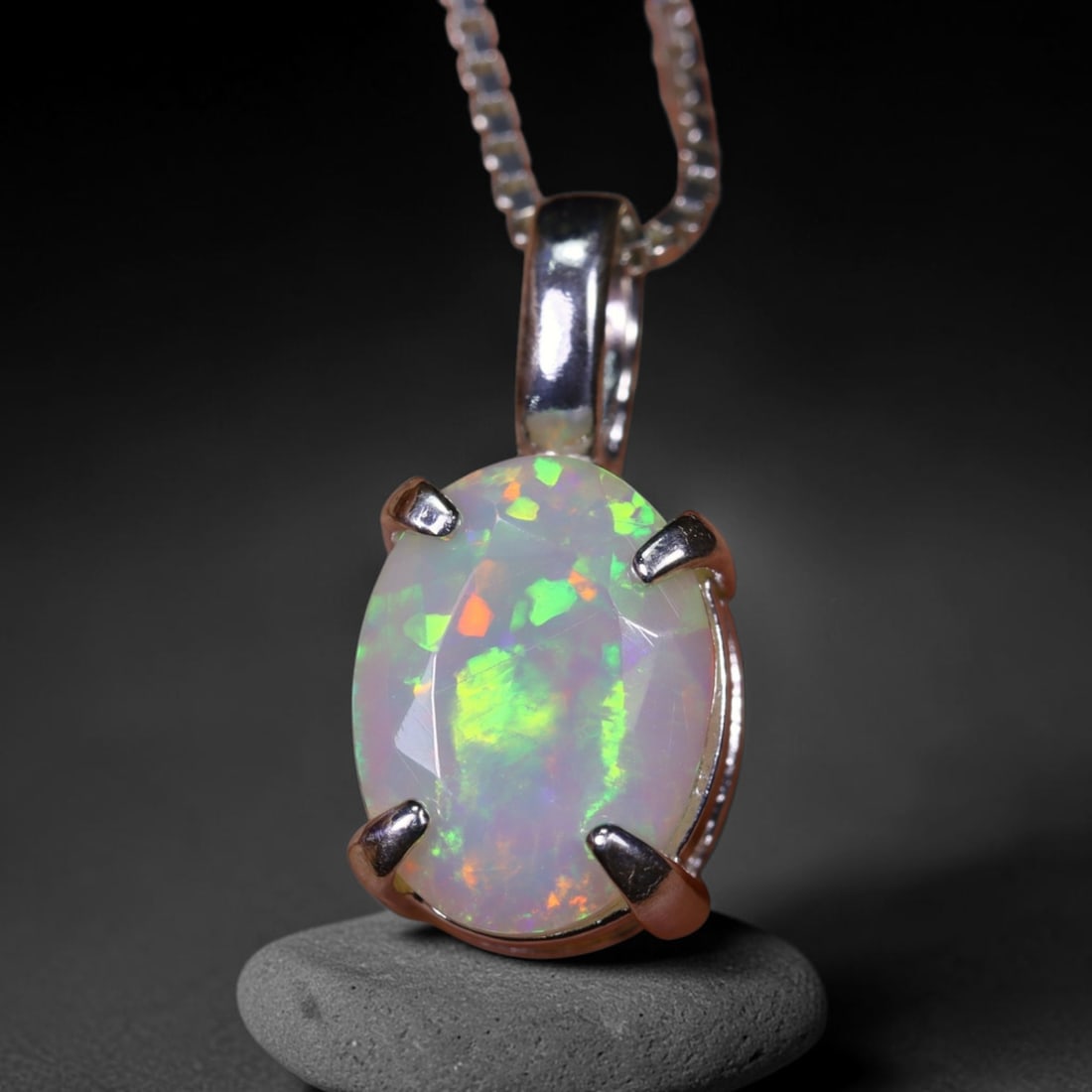 1.62g Natural Opal Stone Sterling Silver 925 Necklace (Pendant with Chain) , 594E: Ksmith Heritage Auctioneers Subject: Natural Ethiopian Opal Necklace Origin: Ethiopia Pendant Dimension : 18x6mm (included clasp) Stone Dimension: 11x8mm Treatment: Natural Untrea