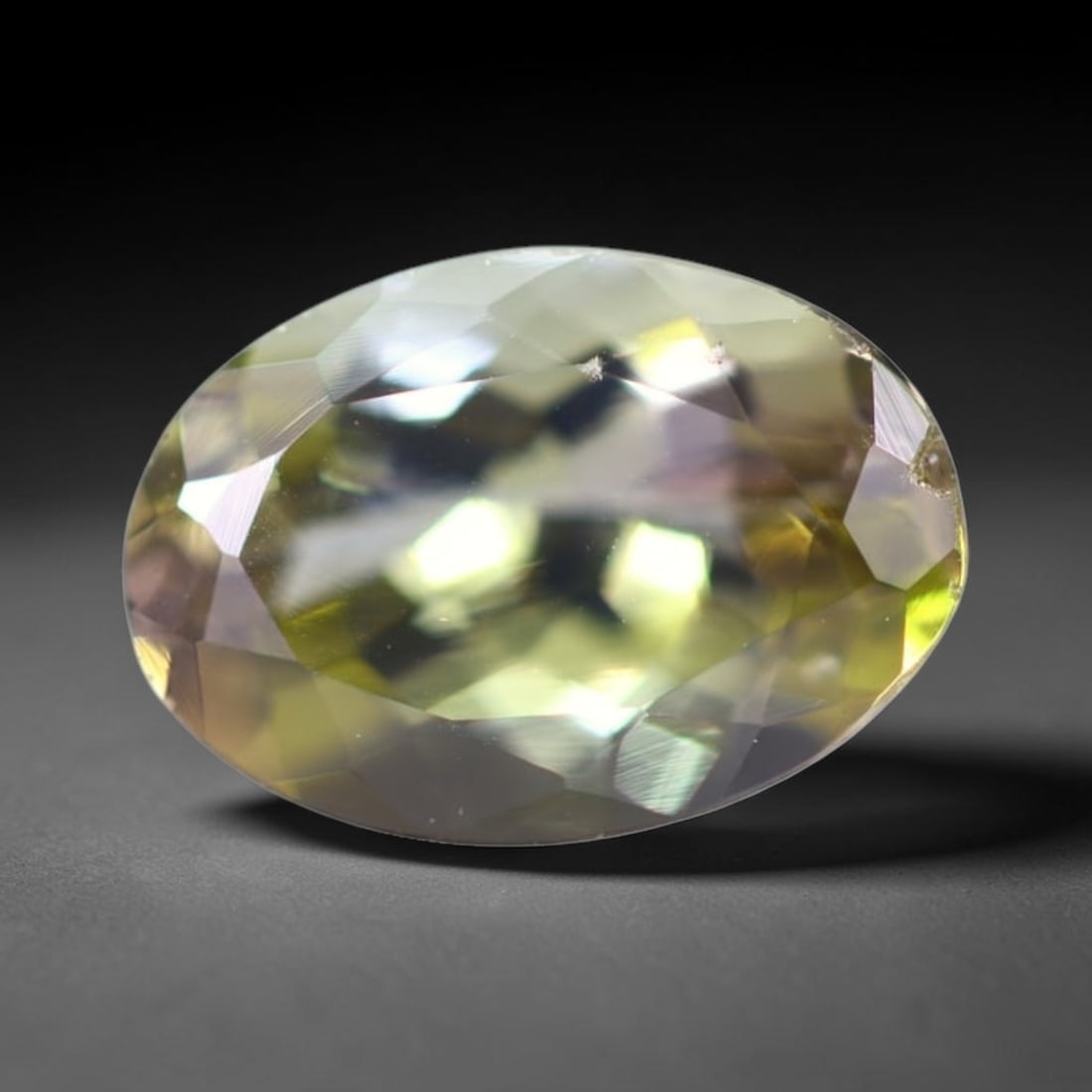 1.44Ct Unheated Tanzanite Faceted - Oval Polished , 720B: Ksmith Heritage Auctioneers Subject: Natural Tanzanite Origin: Tanzania Dimension: 8.4x6x4 mm Treatment: Unheated Shape: Oval Type: Faceted, Polished
