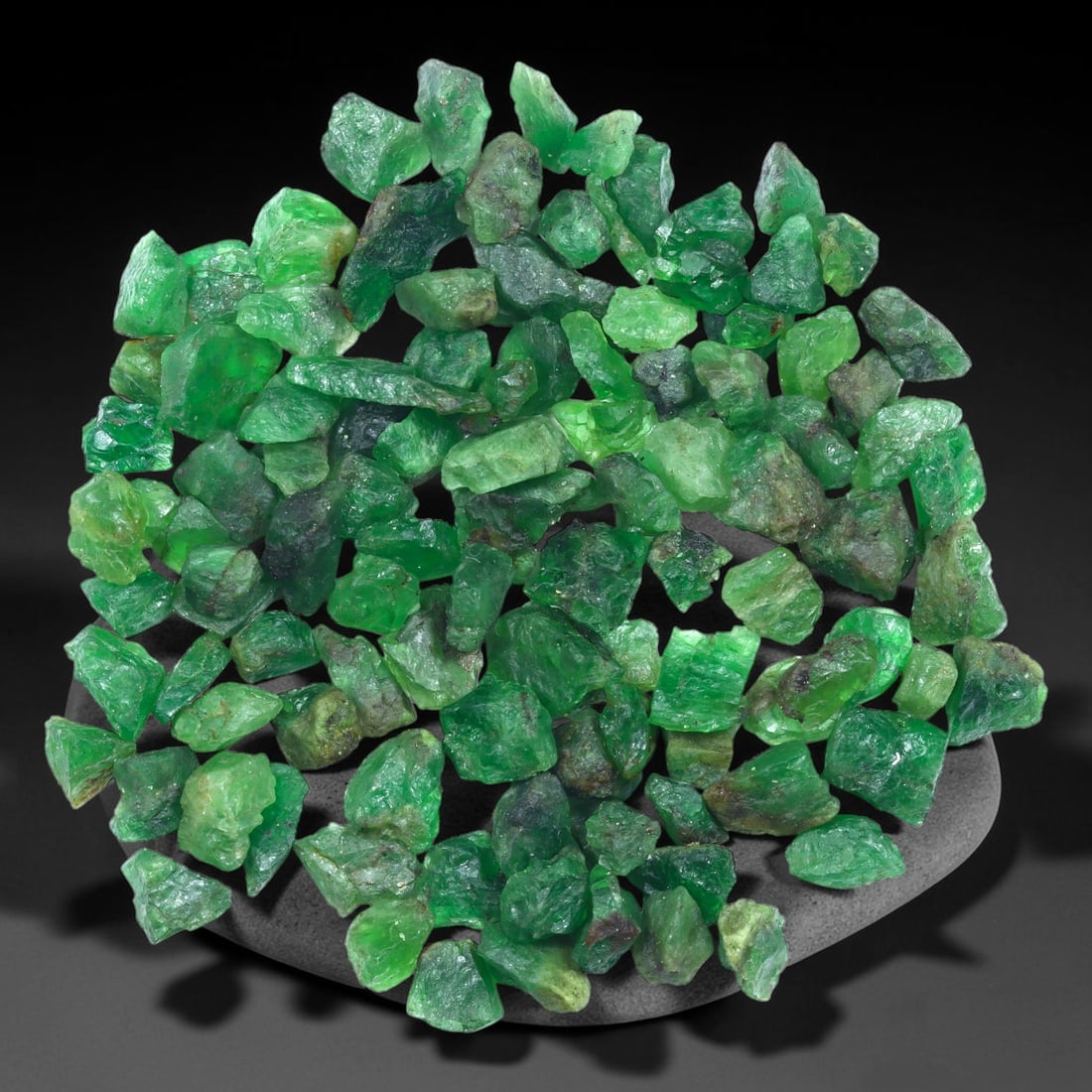 122Ct Raw Tsavorite Freeform Lot - Rough Specimen , 784C: Ksmith Heritage Auctioneers Subject: Natural Tsavorite