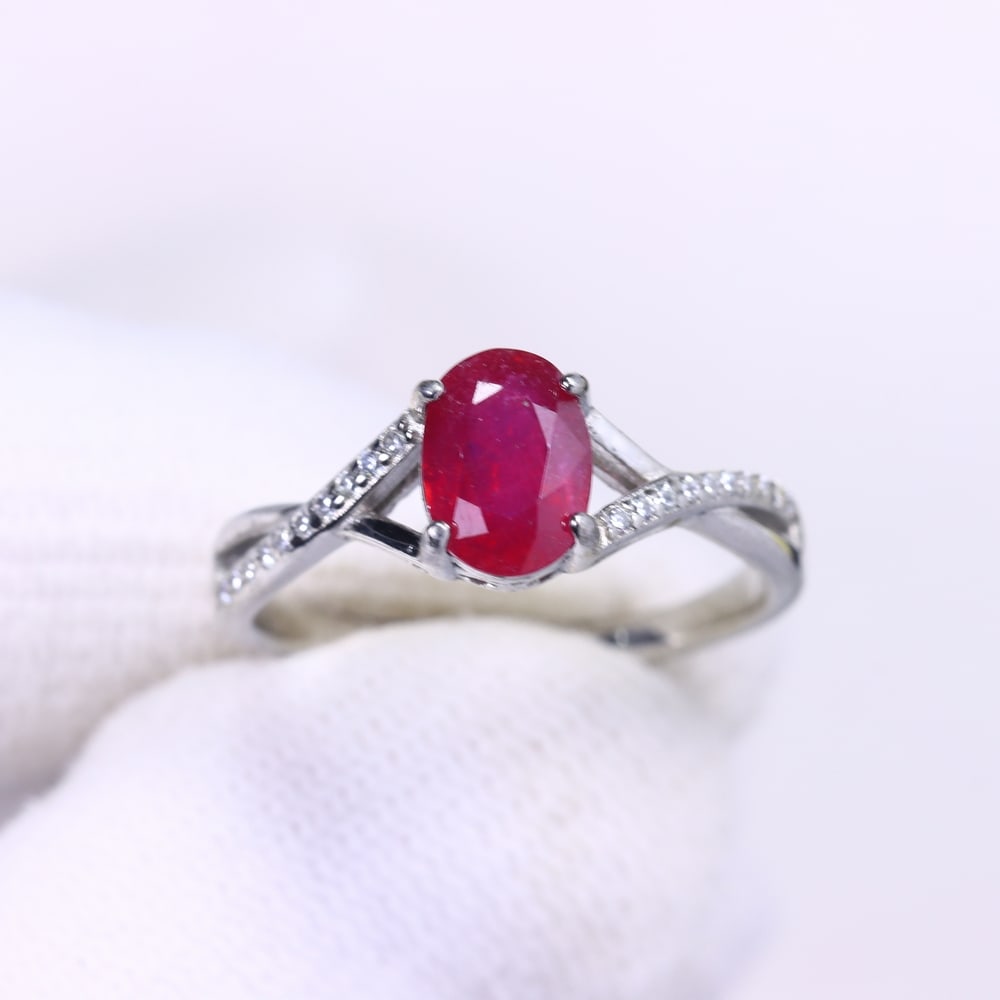 2.27g Ruby Ring - 925 Sterling Silver - Size US 6.5 , 118C: Ksmith Heritage Auctioneers