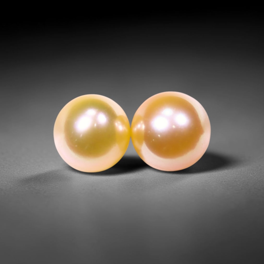 2.49cts Freshwater Pearl Pair 5.6mm, Peach Natural Colour - No Hole Drill , 513C: Ksmith Heritage Auctioneers Subject: Natural Pearl Treatment: None, Natural Colour Shape: Round Bead Type: Without hole, no drill