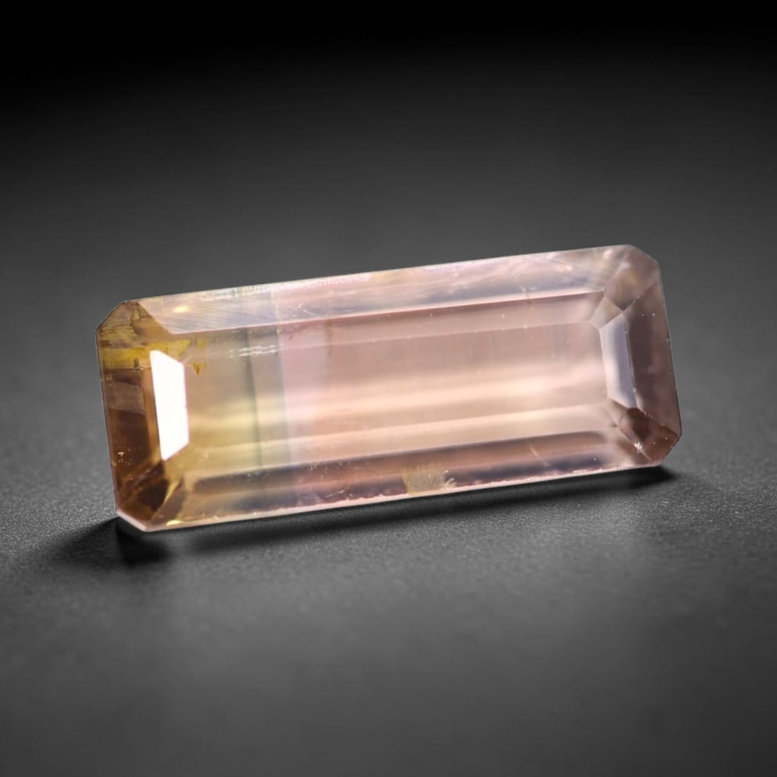*3.36Ct Natural Watermelon Tourmaline - Bi-Colour Faceted Cut, 142C: Ksmith Heritage Auctioneers Subject: Natural Tourmaline Origin: Africa Carat Weight: 3.36 Ct Dimension: 13.6x5.4x4.2 mm Type: Faceted, Polished