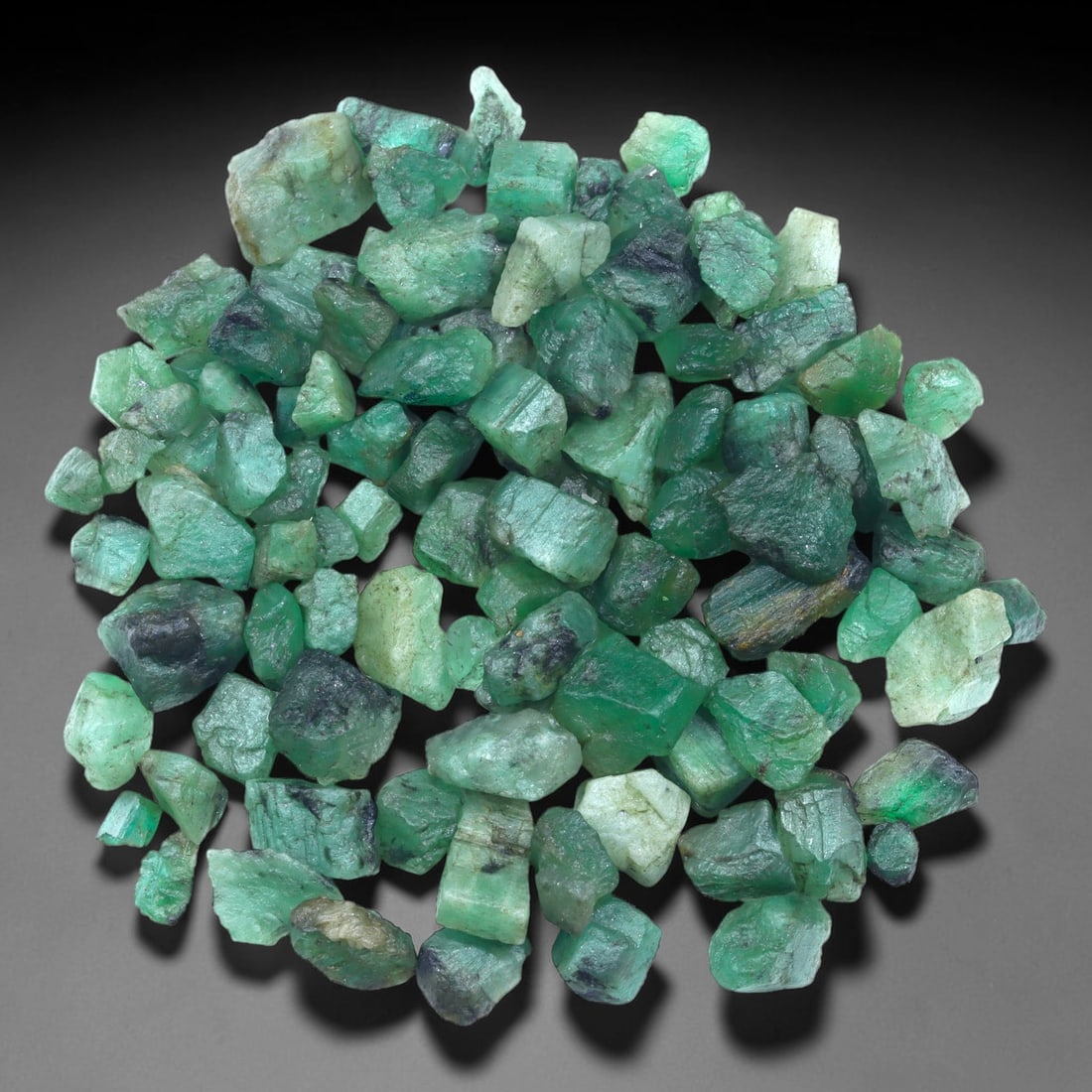 63Ct Raw Emerald Freeform Lot - Rough Specimen , 794C: Ksmith Heritage Auctioneers Subject: Natural Emerald