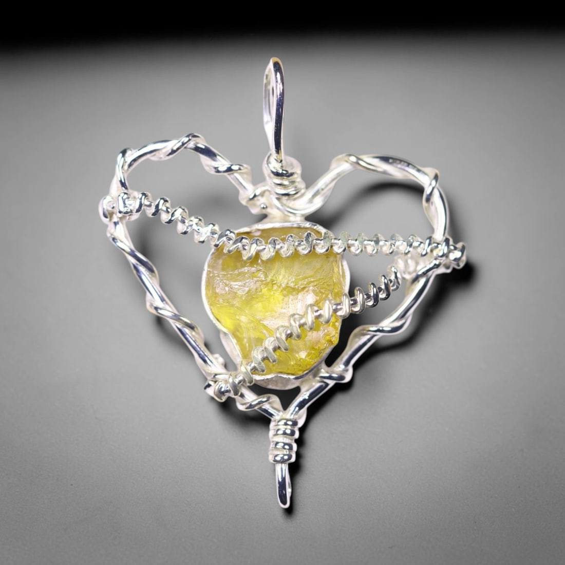 5.32g Crystal Rock Wire Wrap Pendant - 925 Silver , 78E: Ksmith Heritage Auctioneers Subject: Natural Crystal Rock Pendant Type: Pendant