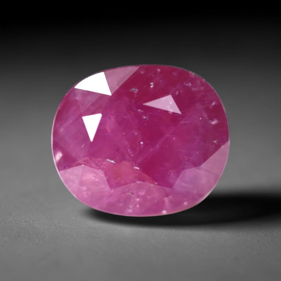*4.42Ct Heated Pink Sapphire - Polished Faceted , 318C: Ksmith Heritage Auctioneers Subject: Natural Sapphire Carat Weight: 4.42Ct Dimension: 9.6x8x6.3 mm Treatment: Heated Type: Faceted, Polished
