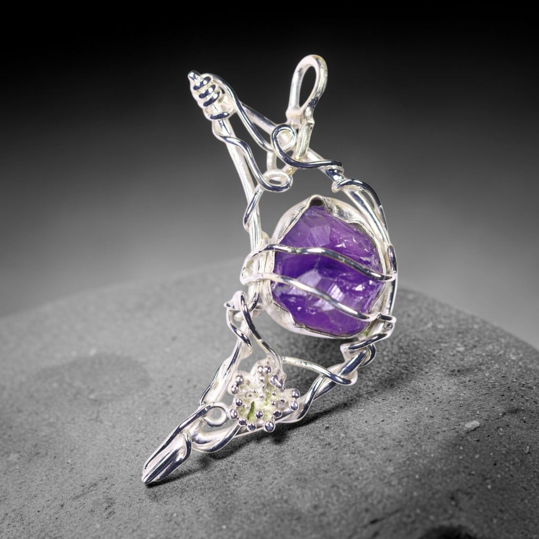 6.42g Crystal Rock Wire Wrap Pendant - 925 Silver , 273E: Ksmith Heritage Auctioneers Subject: Natural Crystal Rock Pendant Type: Pendant