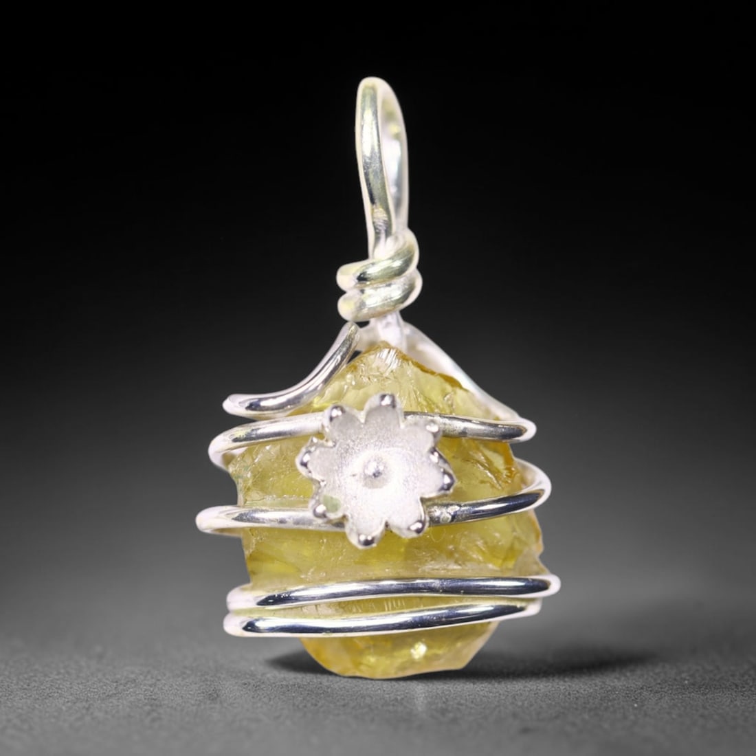 2.66g Crystal Rock Wire Wrap Pendant - 925 Silver , 530E: Ksmith Heritage Auctioneers Subject: Natural Crystal Rock Pendant Type: Pendant