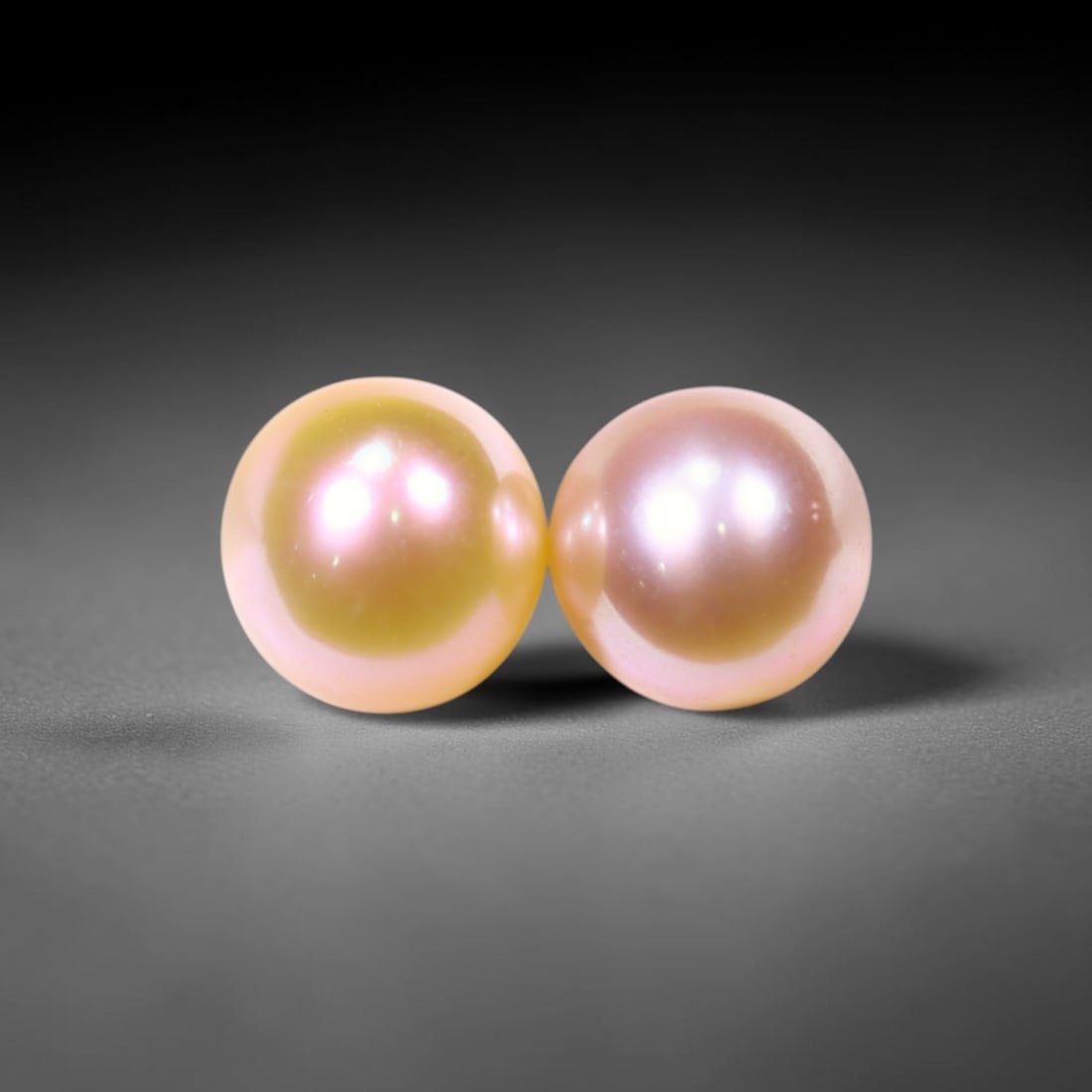2.26cts Freshwater Pearl Pair 5.3mm, Peach Natural Colour - No Hole Drill , 515C: Ksmith Heritage Auctioneers Subject: Natural Pearl Treatment: None, Natural Colour Shape: Round Bead Type: Without hole, no drill