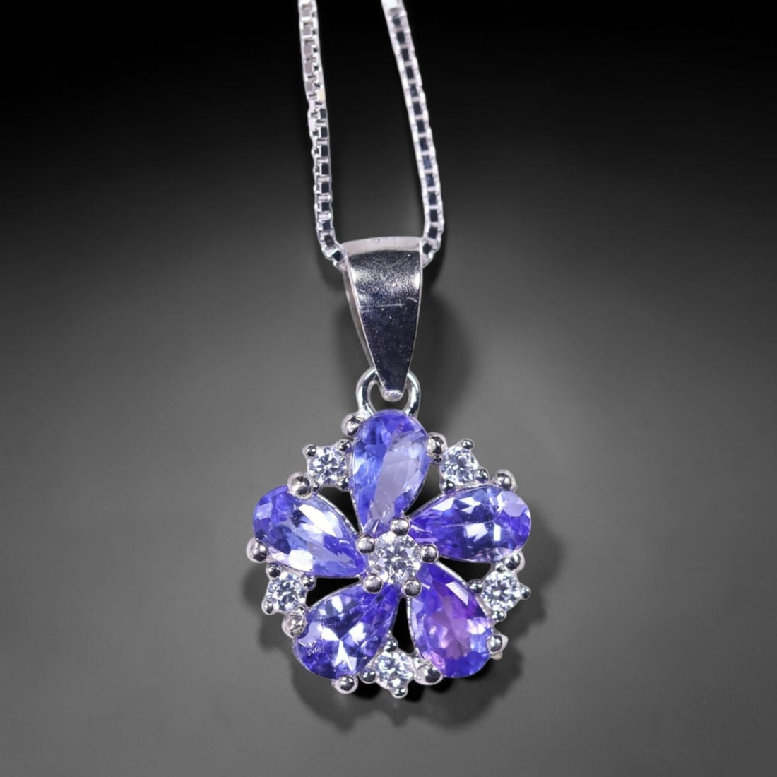 18inches Necklace Tanzanite - 925 Sterling Silver - Plated 14K White Gold , 739E: Ksmith Heritage Auctioneers Subject: Natural Tanzanite & Simulated CZ Origin: Thailand Carat Weight: 2.4g Dimension: Gemstone 3x5mm Type: Necklace