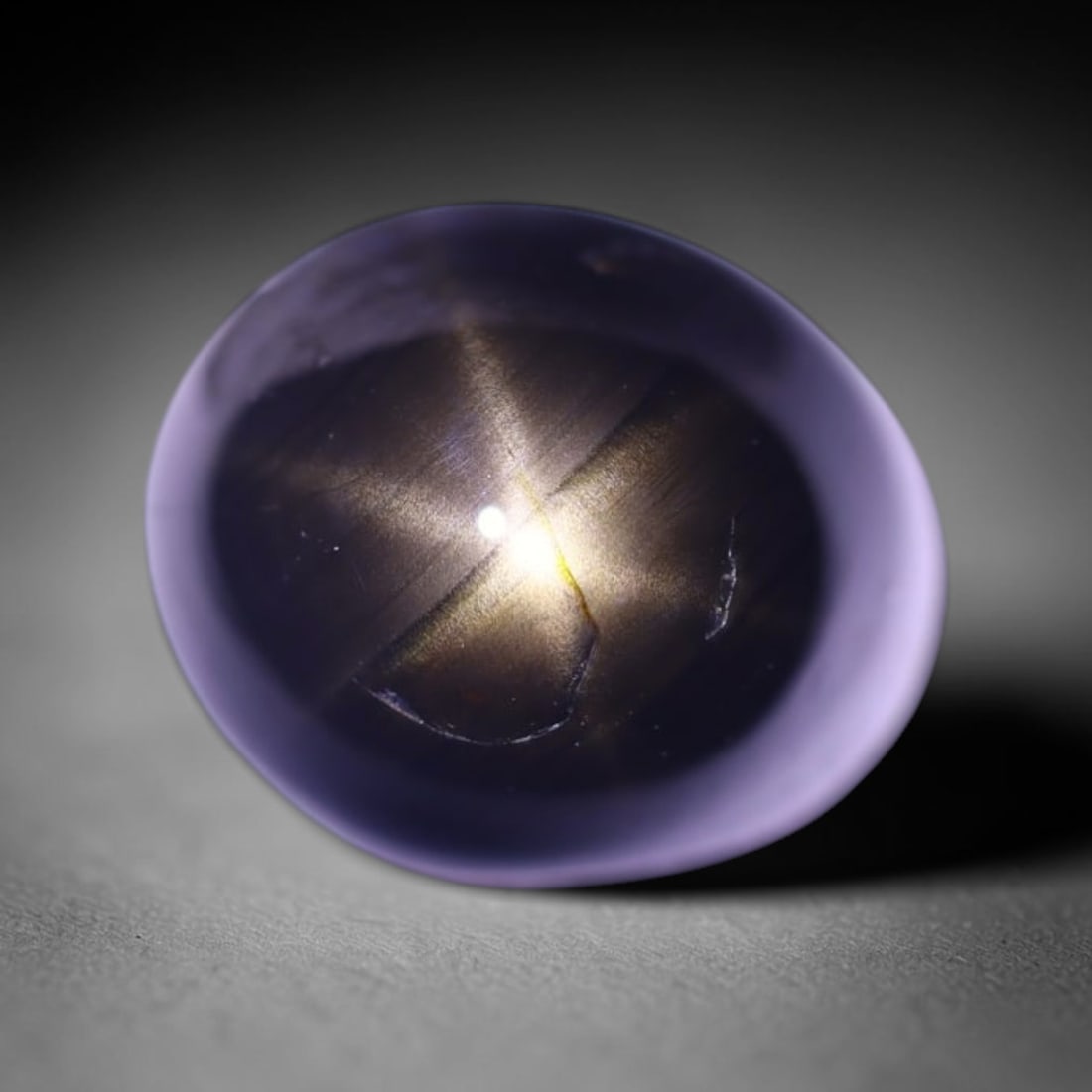 4.32cts 6 Rays Black Star Sapphire , 368E: Ksmith Heritage Auctioneers Subject: Natural 6 Rays Star Sapphire Origin: Myanmar Carat Weight: 4.32cts Dimension: 8.9x7.6x5.6 mm Treatment: Diffusion Type: Cabochon, Poli