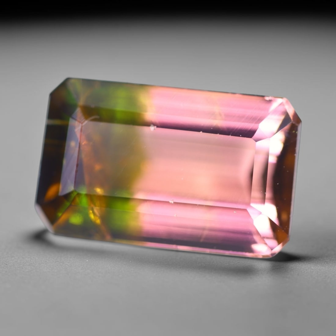 5.76cts Natural Watermelon Tourmaline - Bi-Colour Faceted Cut , 974E: Ksmith Heritage Auctioneers Subject: Natural Tourmaline Origin: Africa Carat Weight: 5.76 cts Dimension: 12.7x7.8x6 mm Type: Faceted, Polished