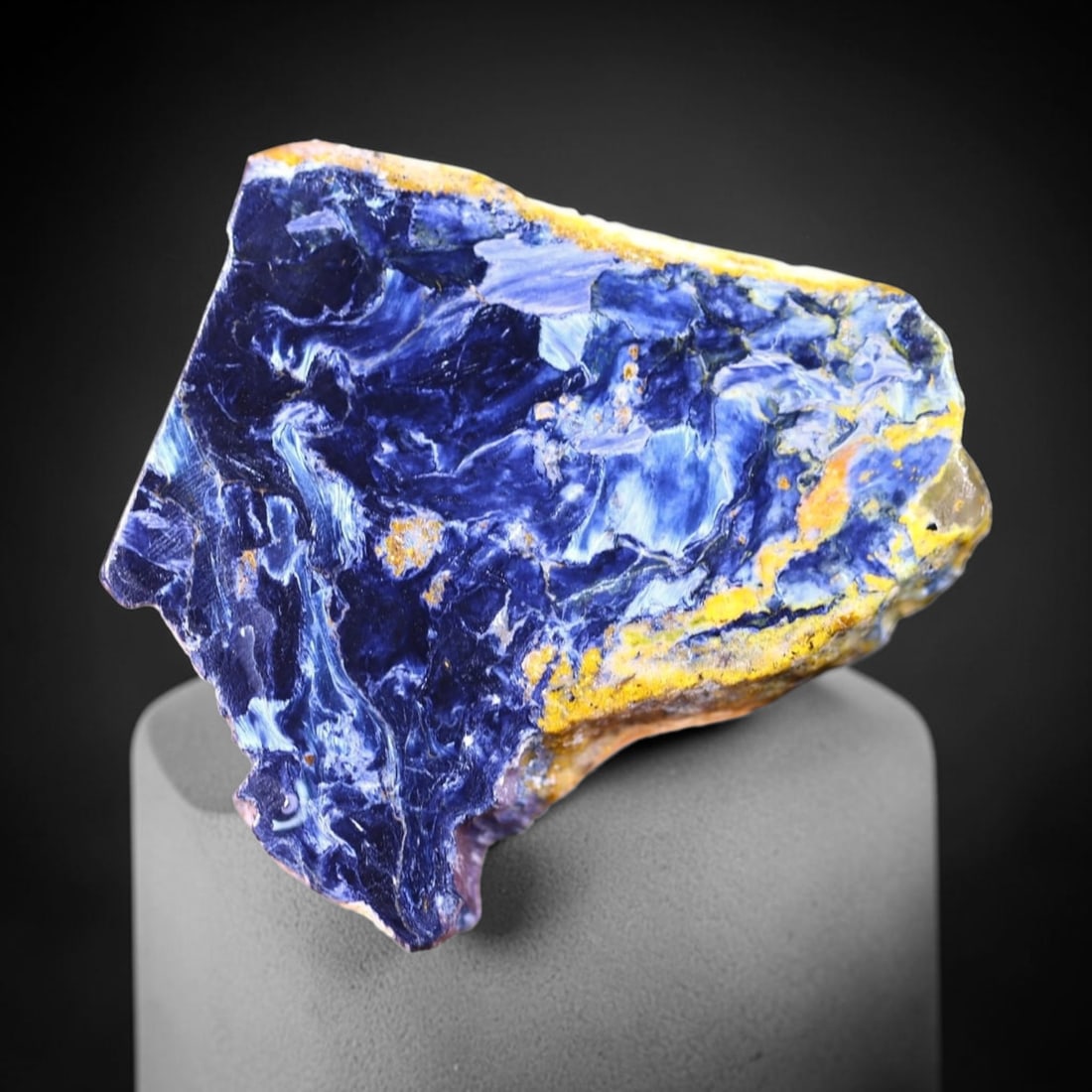 72.18Ct Pietersite Slab - Gemstone Crystal - Freeform Slice, 428B: Ksmith Heritage Auctioneers Subject: Natural Pietersite Origin: Namibia, South Africa Carat Weight: 72.18Ct Dimension: 42.6 x 39 x 5.9 mm Treatment: Natural Untreated Shape: Fr