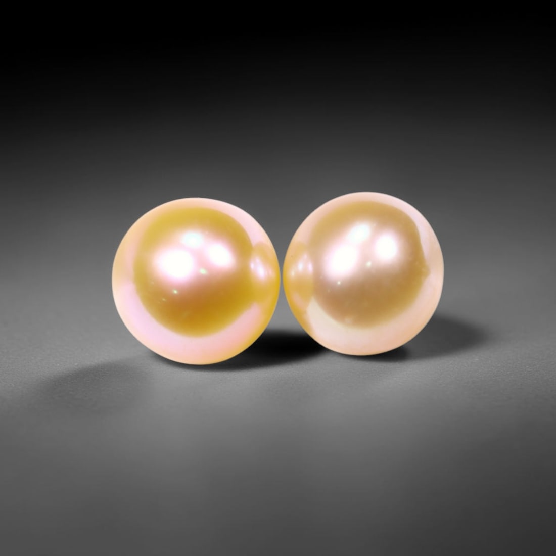 2.47cts Freshwater Pearl Pair 5.6mm, Peach Natural Colour - No Hole Drill , 503C: Ksmith Heritage Auctioneers Subject: Natural Pearl Treatment: None, Natural Colour Shape: Round Bead Type: Without hole, no drill