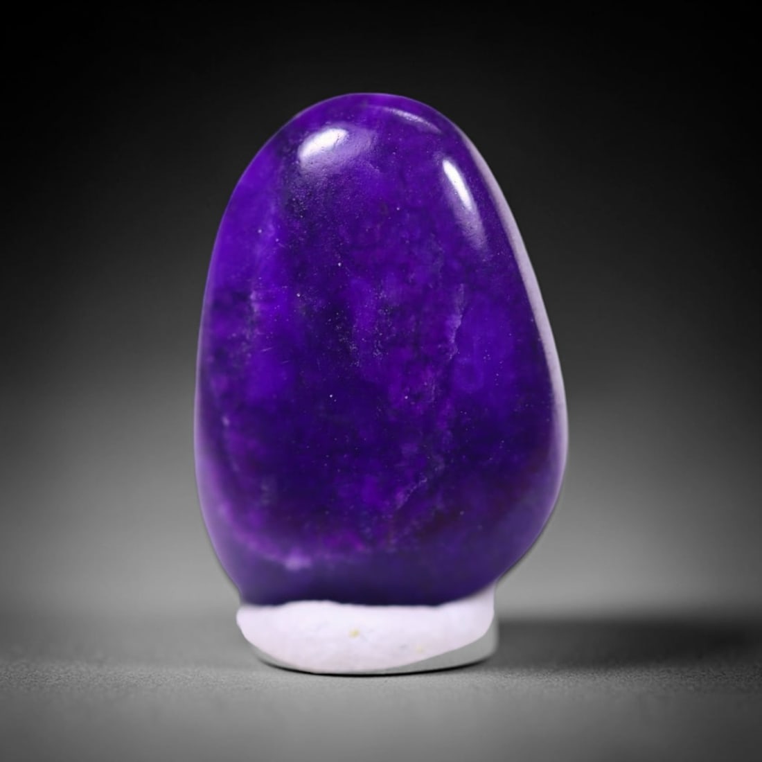 *3.31cts Natural Rare Purple Sugilite Cabochon - No treated , 298E: Ksmith Heritage Auctioneers Subject: Natural Sugilite Origin: South Africa Carat Weight: 3.31Ct Dimension: 13.8x9.8x2.8 mm Treatment: No Treatment Type: Cabochon, Polished