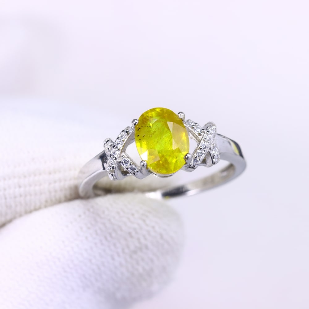 2.50g Yellow Sapphire Ring - 925 Sterling Silver - Size US 6.5 , 97C: Ksmith Heritage Auctioneers