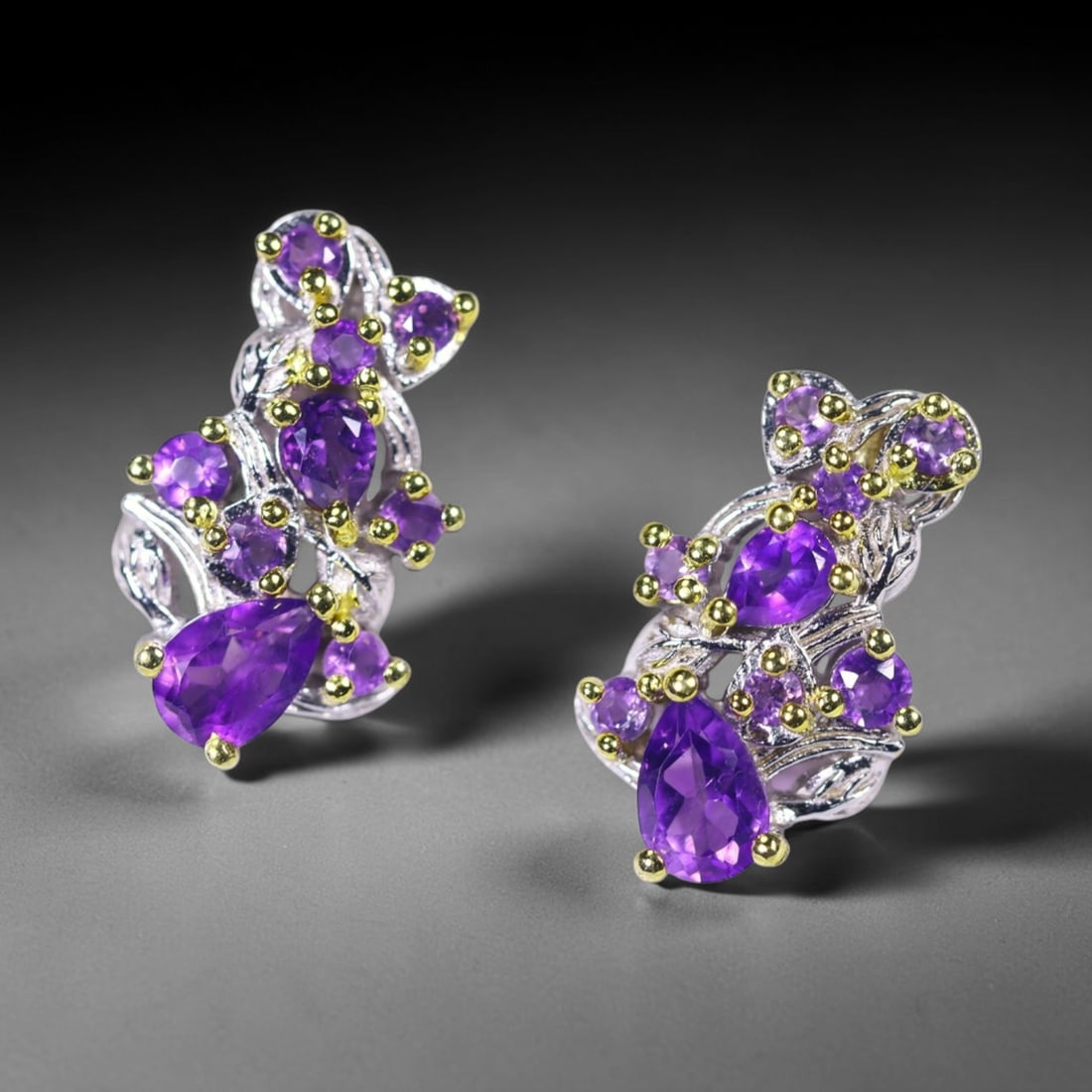 Earrings Amethyst - 925 Sterling Silver , 956E: Ksmith Heritage Auctioneers Subject: Natural Amethyst Origin: Thailand Carat Weight: 21.65ct Dimension: Gemstone 4x6mm Type: Earrings