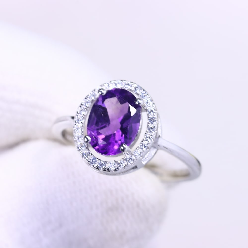 2.29g Amethyst Ring - 925 Sterling Silver - Size US 7.5 , 127C: Ksmith Heritage Auctioneers