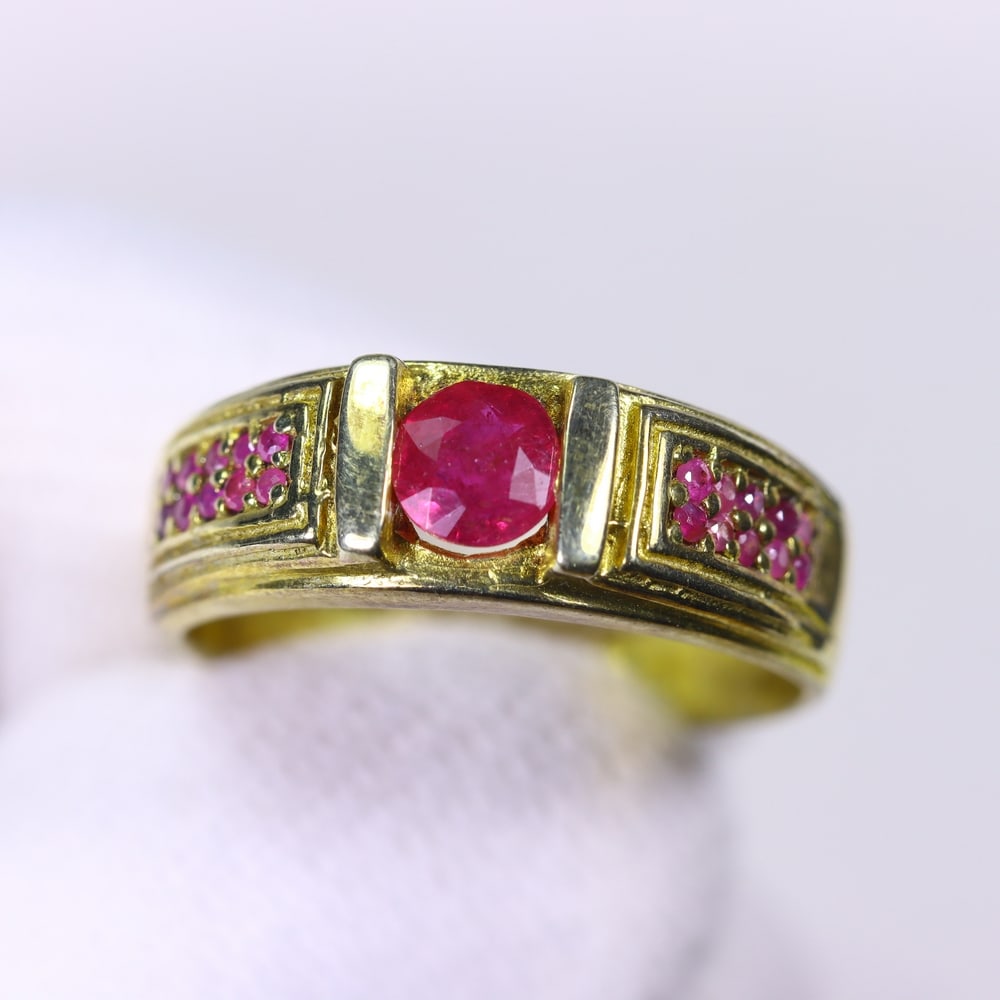 Ring US6.75 Ruby - 925 Sterling Silver - Gold Plated , 424E: Ksmith Heritage Auctioneers Subject: Natural Ruby Origin: Thailand Carat Weight: 16.05ct Dimension: Gemstone 1.2-4.7mm Type: Ring