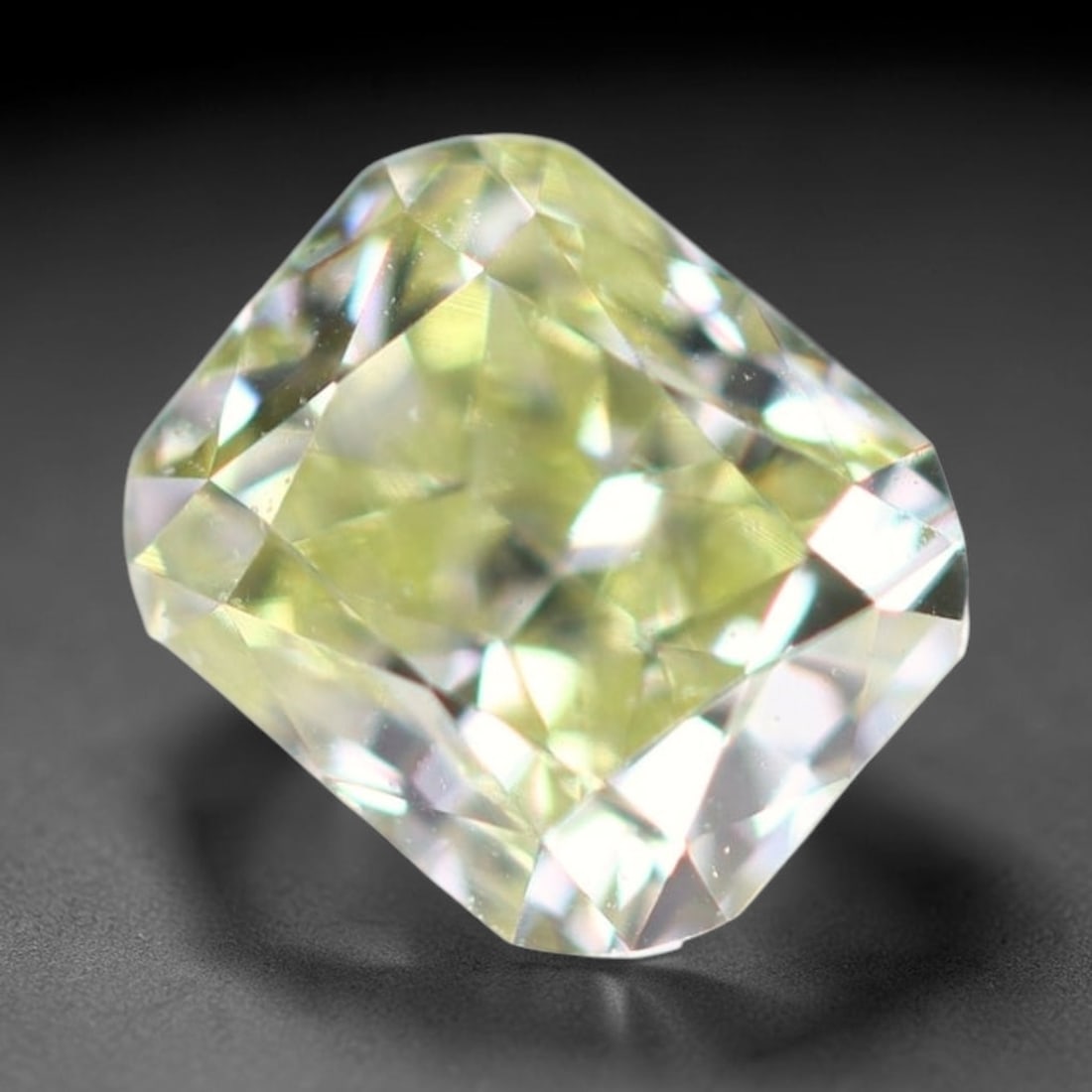 0.30Ct Fancy Diamond - Polished Faceted , 787E: Ksmith Heritage Auctioneers Subject: Natural Diamond Origin: Africa Carat Weight: 0.30Ct Dimension: 3.9x3.3x2.5 mm Treatment: Unheated Type: Faceted, Polished