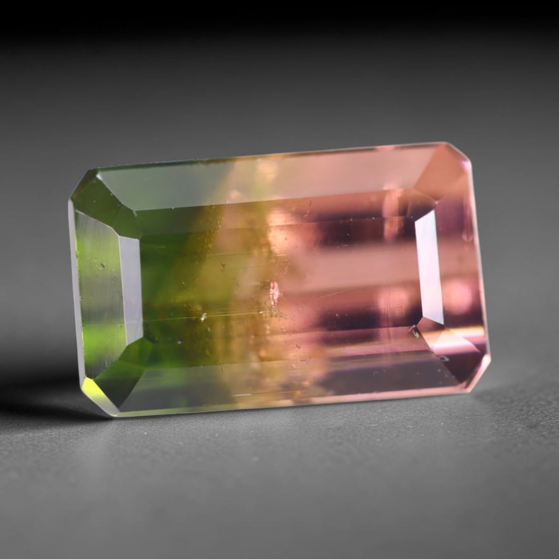 4.96cts Natural Watermelon Tourmaline - Bi-Colour Faceted Cut, 4B: Ksmith Heritage Auctioneers Subject: Natural Tourmaline Origin: Africa Carat Weight: 4.96cts Dimension: 10.9x6.7x6.5 mm Type: Faceted, Polished