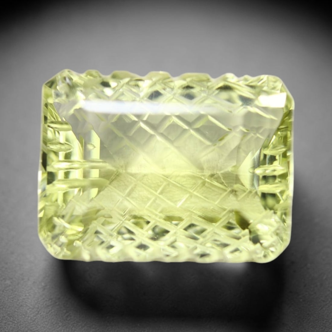 39.51Ct Lemon Carving Quartz - Polished Carving , 814E: Ksmith Heritage Auctioneers Subject: Natural Lemon Quartz Origin: Brazil Carat Weight: 39.51Ct Dimension: 23x17.3x12.3 mm Treatment: Untreated Type: Carving, Polished <