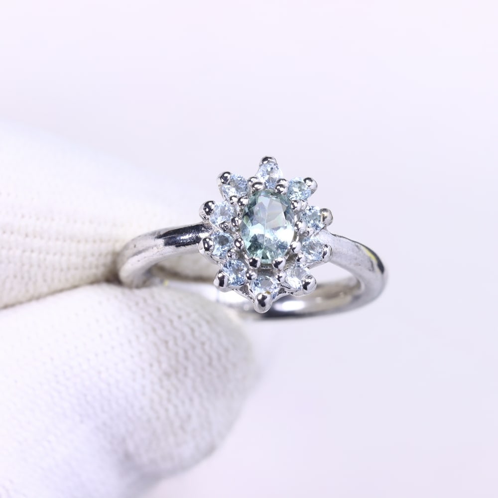 4.39g Topaz Ring - 925 Sterling Silver - Size US 5.5 , 91C: Ksmith Heritage Auctioneers