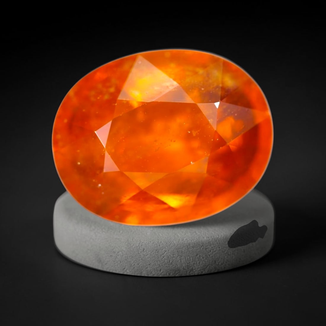 6.40Ct Garnet - Polished Faceted , 352E: Ksmith Heritage Auctioneers Subject: Natural Garnet Origin: India Carat Weight: 6.40Ct Dimension: 11.8x9.2x5.8 mm Type: Faceted, Polished
