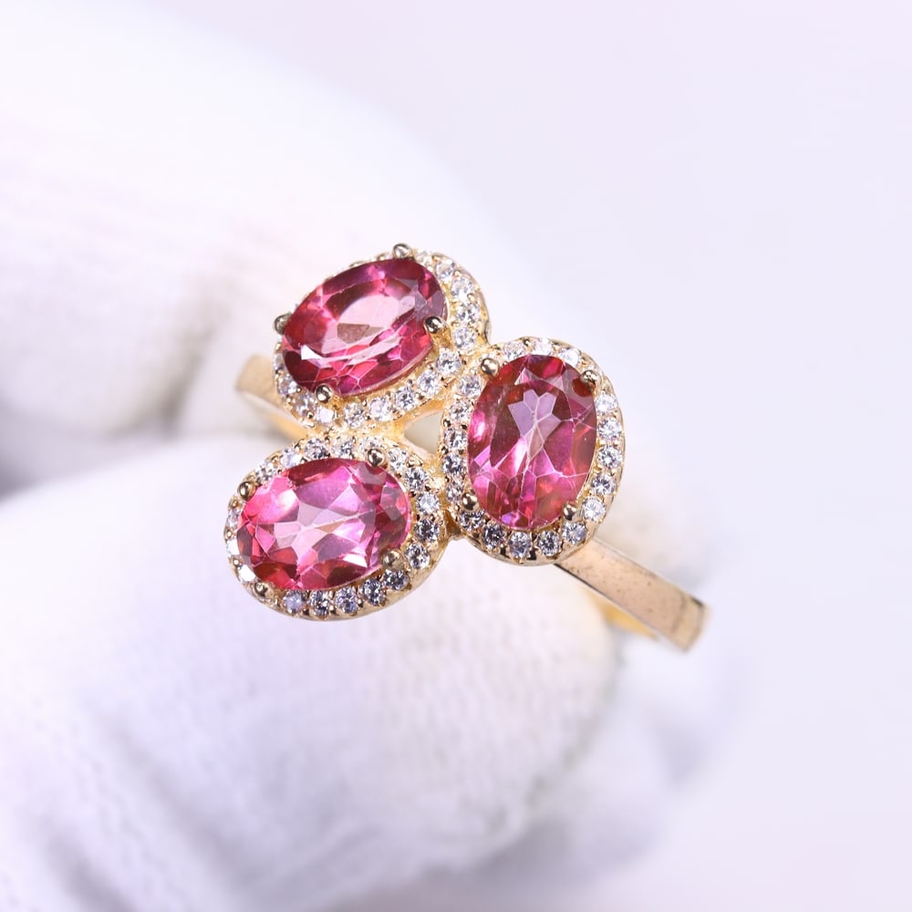 4.37gg Topaz Ring - 925 Sterling Silver - Size US 7.5 , 98C: Ksmith Heritage Auctioneers