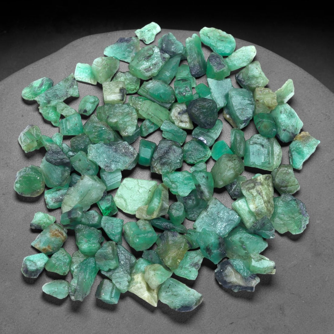 60Ct Raw Emerald Freeform Lot - Rough Specimen , 797C: Ksmith Heritage Auctioneers Subject: Natural Emerald