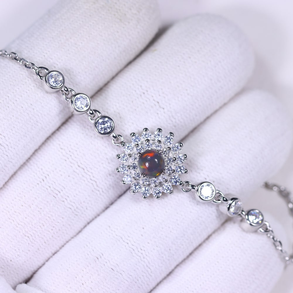 Bracelet 7inches Black Opal & Simulated CZ - 925 Sterling Silver , 443E: Ksmith Heritage Auctioneers Subject: Natural Black Opal & Simulated CZ Origin: Thailand Carat Weight: 4.94g Dimension: Gemstone 1-5mm Type: Bracelet
