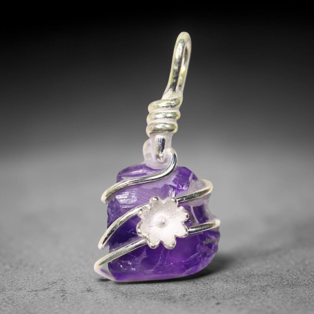 *3.61g Crystal Rock Wire Wrap Pendant - 925 Silver , 229E: Ksmith Heritage Auctioneers Subject: Natural Crystal Rock Pendant Type: Pendant