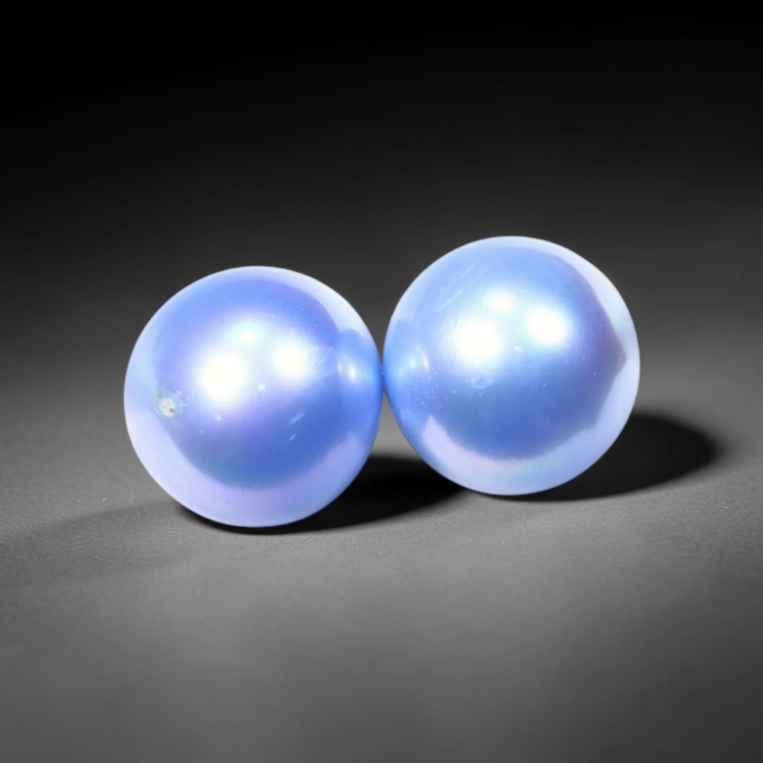 6.43cts Blue Freshwater Pearl Pair 7.6mm - No Hole Drill , 464C: Ksmith Heritage Auctioneers Subject: Natural Pearl Treatment: Colour Enhance Shape: Round Bead Type: Without hole, no drill