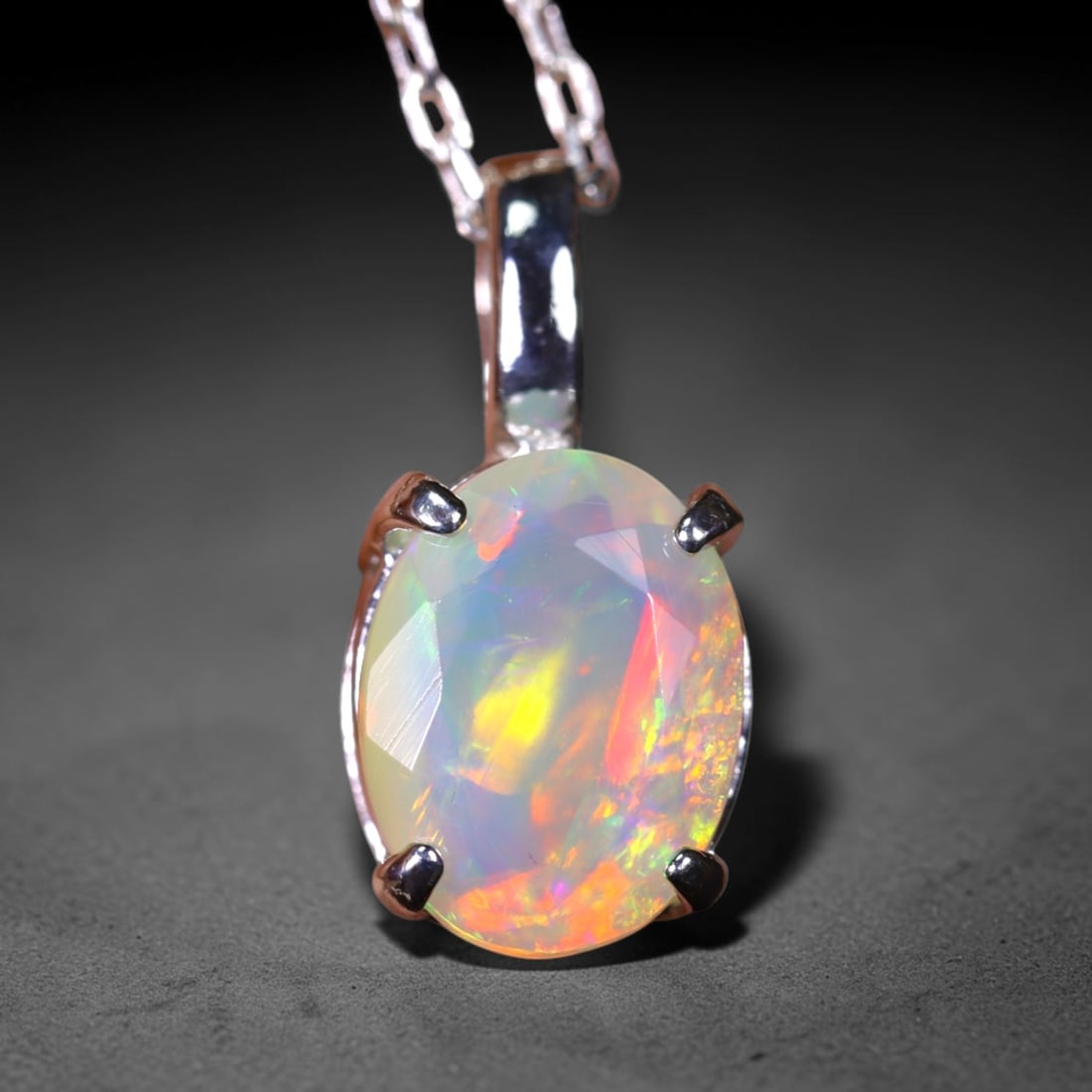 1.70g Natural Opal Stone Sterling Silver 925 Necklace (Pendant with Chain) , 612E: Ksmith Heritage Auctioneers Subject: Natural Ethiopian Opal Necklace Origin: Ethiopia Pendant Dimension : 18x6mm (included clasp) Stone Dimension: 11x8mm Treatment: Natural Untrea