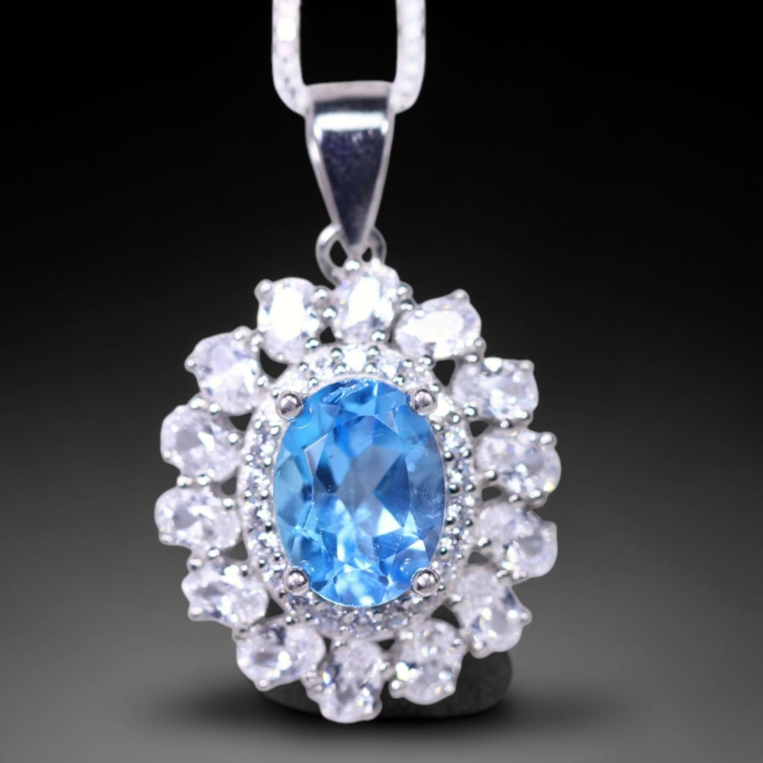 18inches Necklace Swiss Blue Topaz - 925 Sterling Silver , 120B: Ksmith Heritage Auctioneers Subject: Natural Swiss Blue Topaz & Simulated CZ Origin: Thailand Carat Weight: 3.45g Dimension: Gemstone 6x8mm Type: Necklace