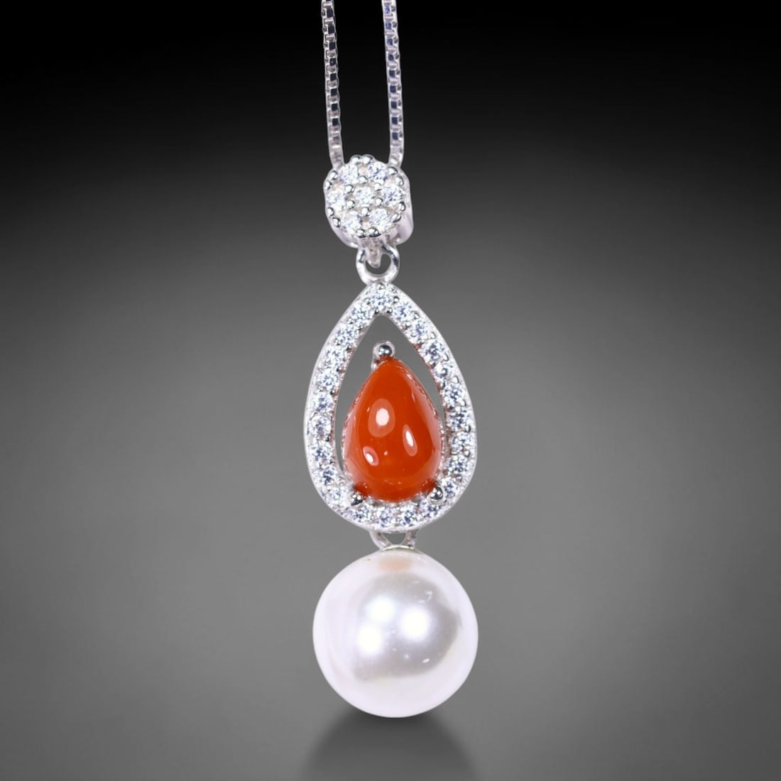Coral & Pearl Necklace 18 inches - 925 Sterling Silver - Plated White Gold , 1171E: Ksmith Heritage Auctioneers Subject: Natural Coral, Pearl & Simulated CZ Origin: Thailand Carat Weight: 3.25g Dimension: Stone 5x7mm Type: Necklace