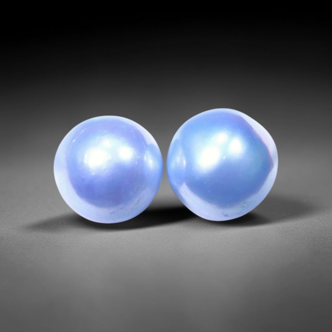 6.37cts Blue Freshwater Pearl Pair 7.7mm - No Hole Drill , 483C: Ksmith Heritage Auctioneers Subject: Natural Pearl Treatment: Colour Enhance Shape: Round Bead Type: Without hole, no drill