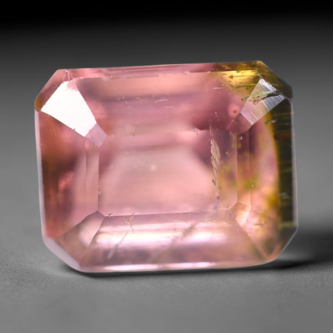 2.91cts Natural Watermelon Tourmaline - Bi-Colour Faceted Cut, 976B: Ksmith Heritage Auctioneers Subject: Natural Tourmaline Origin: Africa Carat Weight: 2.91cts Dimension: 8.5x6.7x6 mm Type: Faceted, Polished