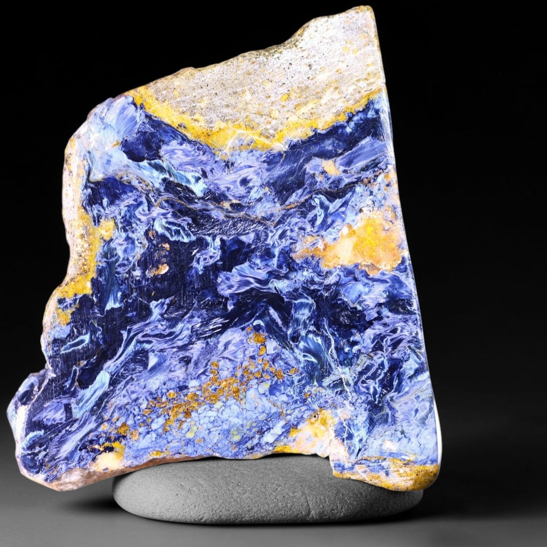 137.29Ct Pietersite Slab - Gemstone Crystal - Freeform Slice, 119B: Ksmith Heritage Auctioneers Subject: Natural Pietersite Origin: Namibia, South Africa Carat Weight: 137.29Ct Dimension: 57 x 49.4 x 6.3 mm Treatment: Natural Untreated Shape: Freeform Type:Slab