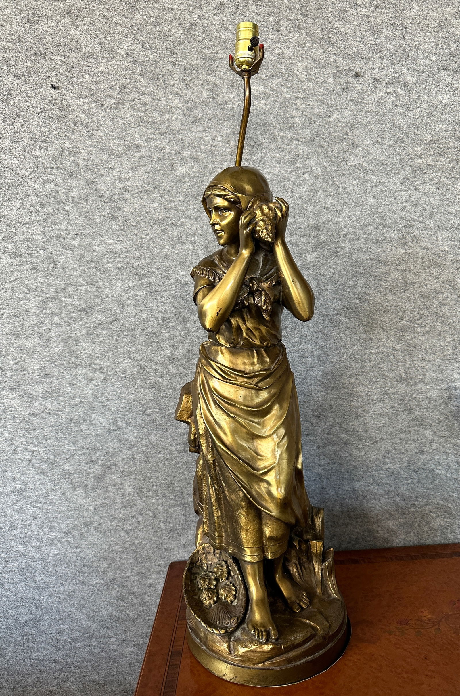 Signed French Bronze Lamp Sculpture/lamp Conversion Of A Woman Listening To A Seashell In A Gilded (1 of 8)