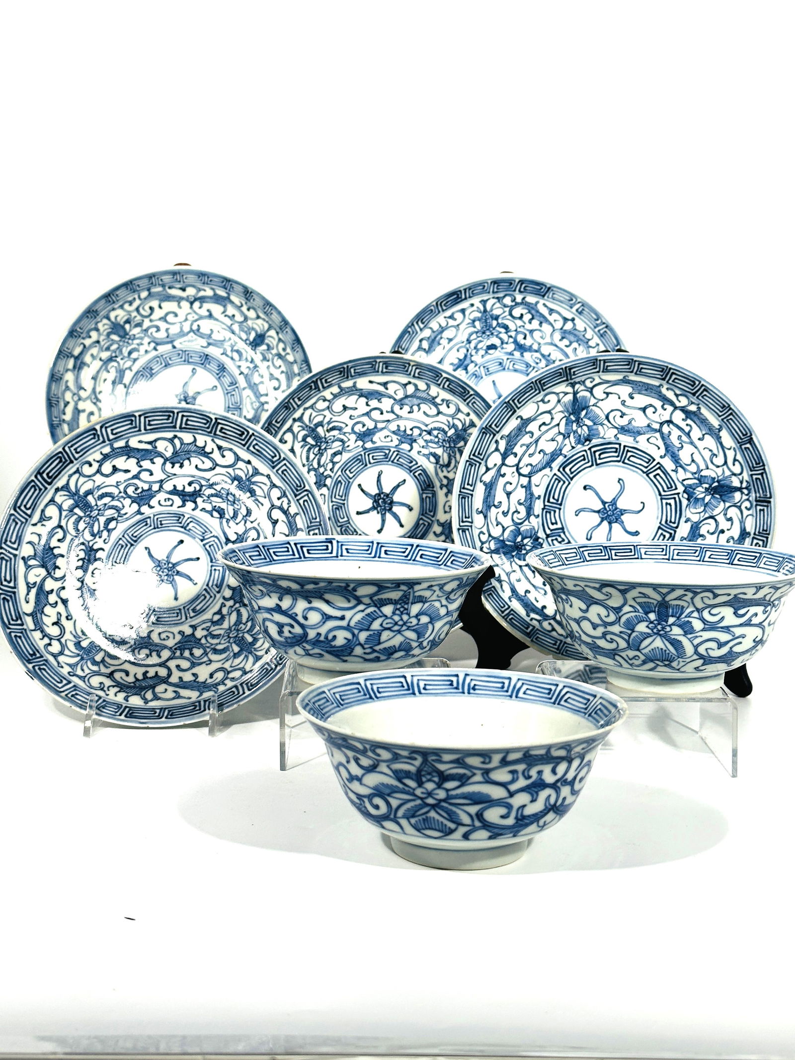 Five Chinese Blue and White Plates and Three Bowls, Qing Dynasty (1 of 10)